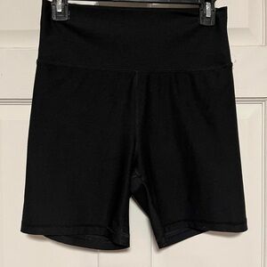 Black Old Navy Active Cloud+ Extra high rise bike shorts